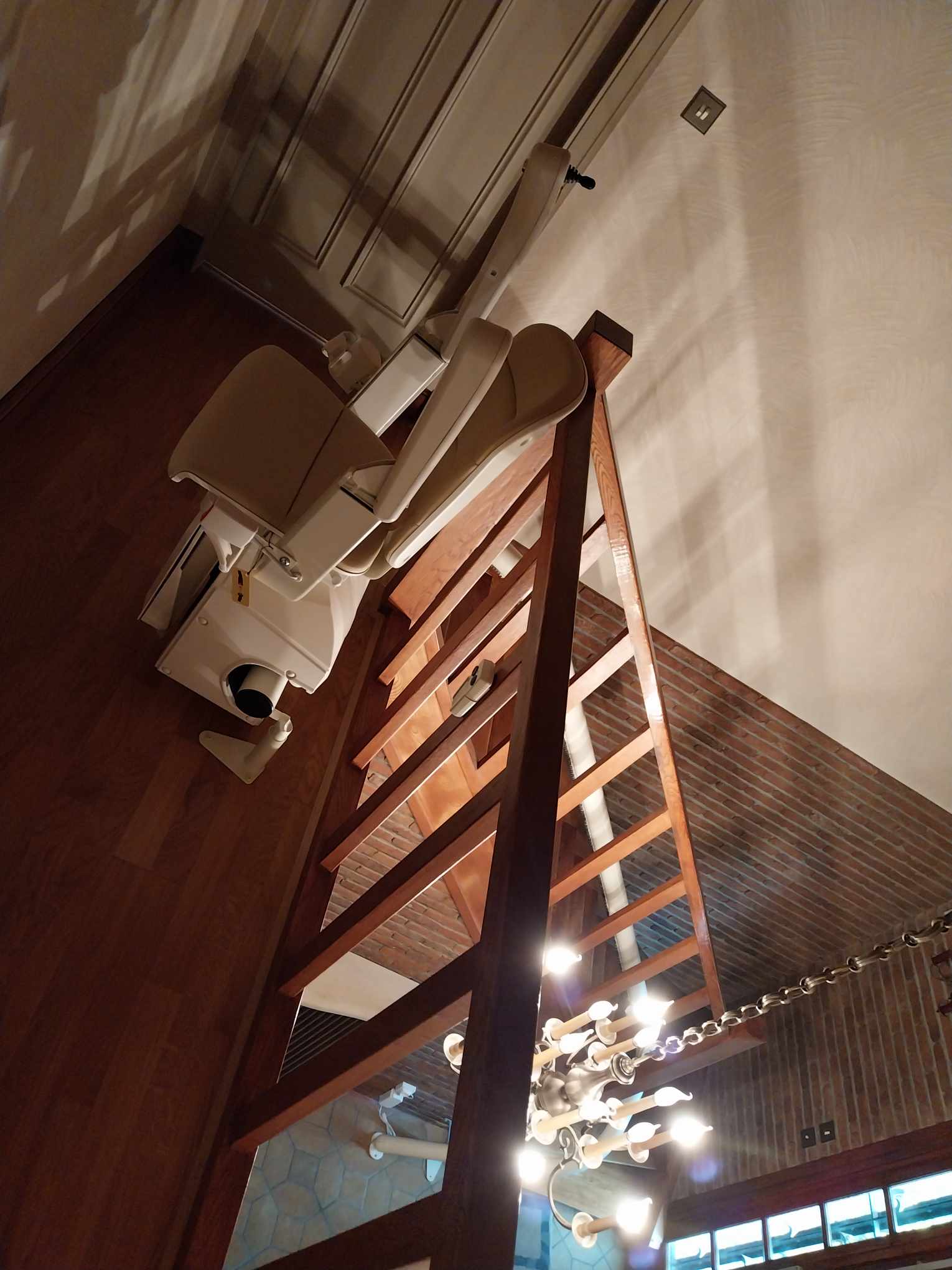 Nouvelle installation de monte-escaliers réussie à Lys les Lannoy