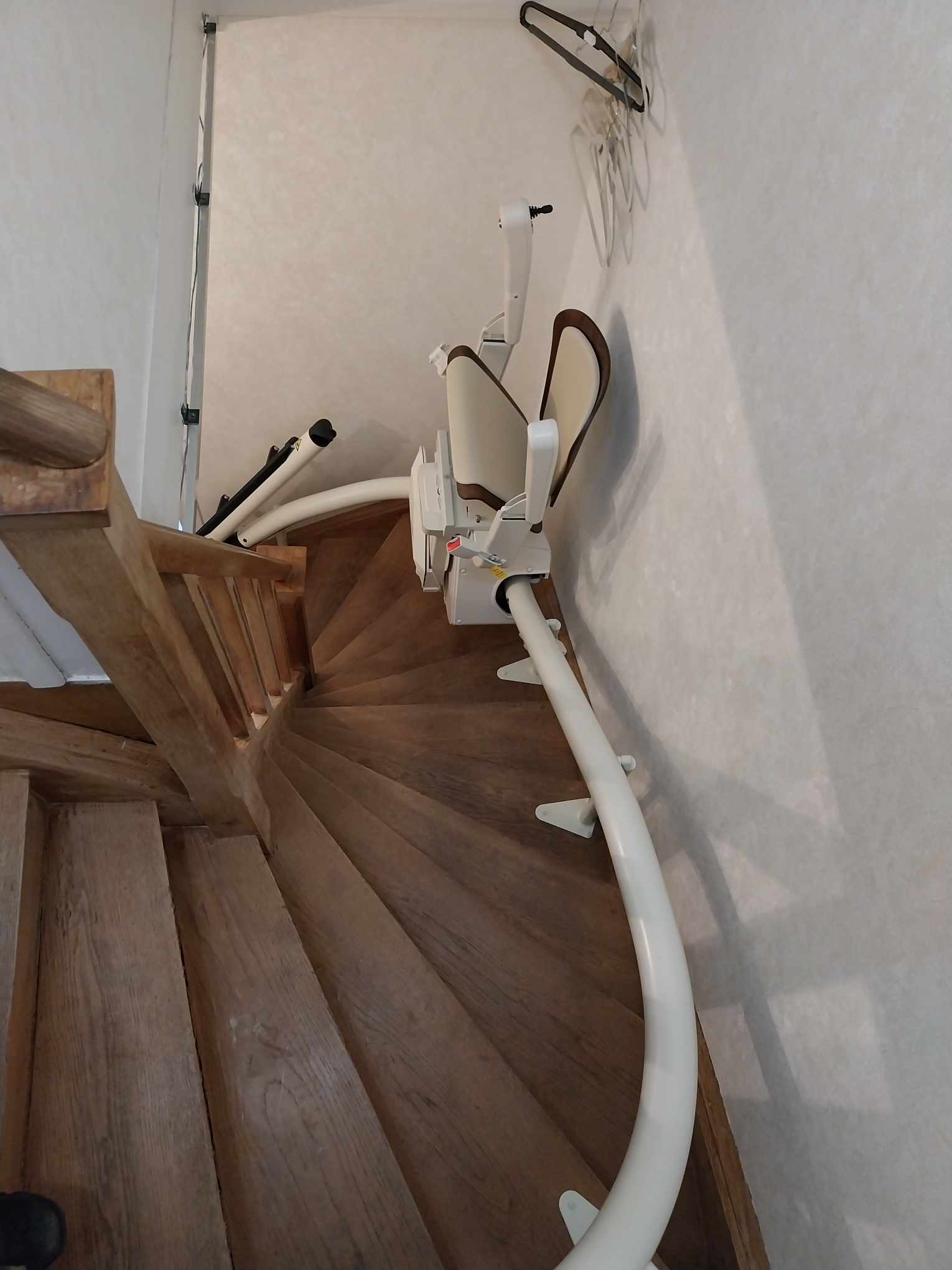 Installation de monte-escalier à Biache Saint Vaast, près d'Arras