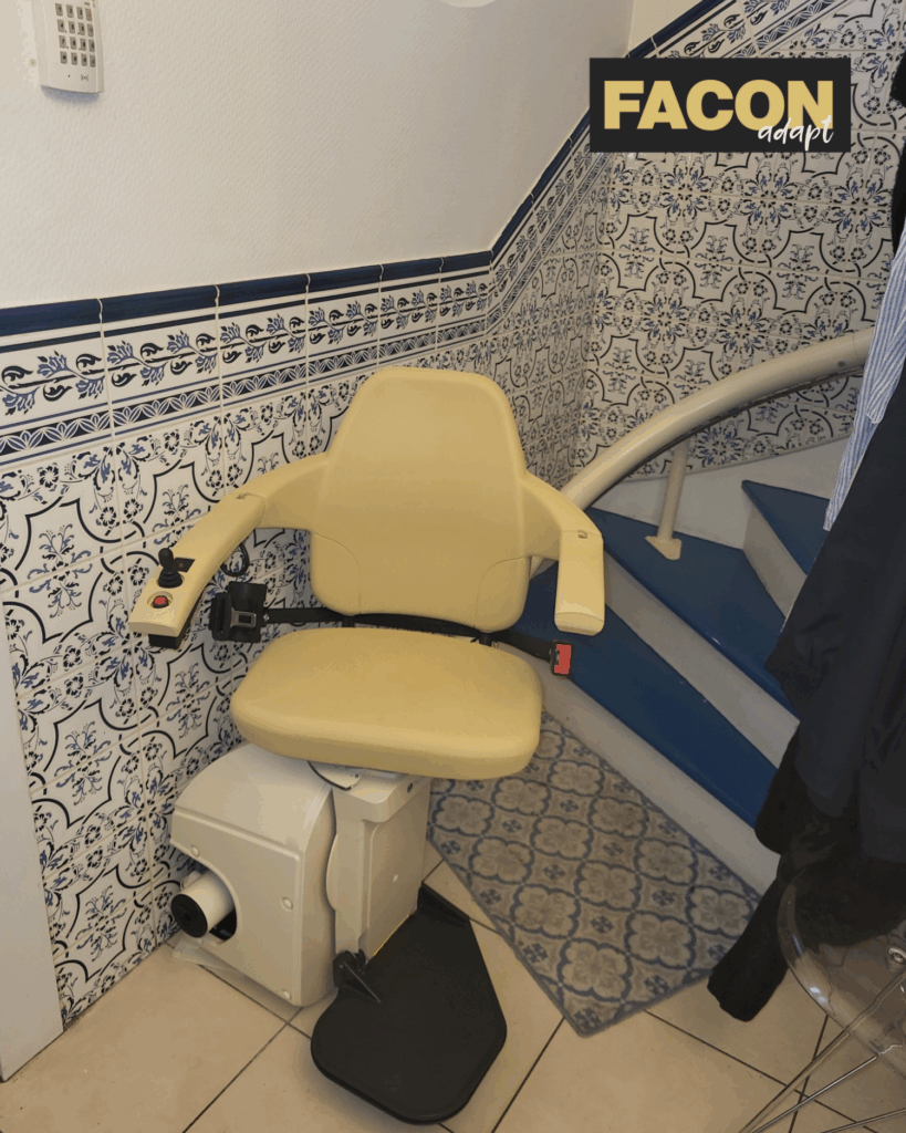 Monte-escalier Handicare Van Gogh installé à Cucq : sécurité et confort sur mesure - Photo 1