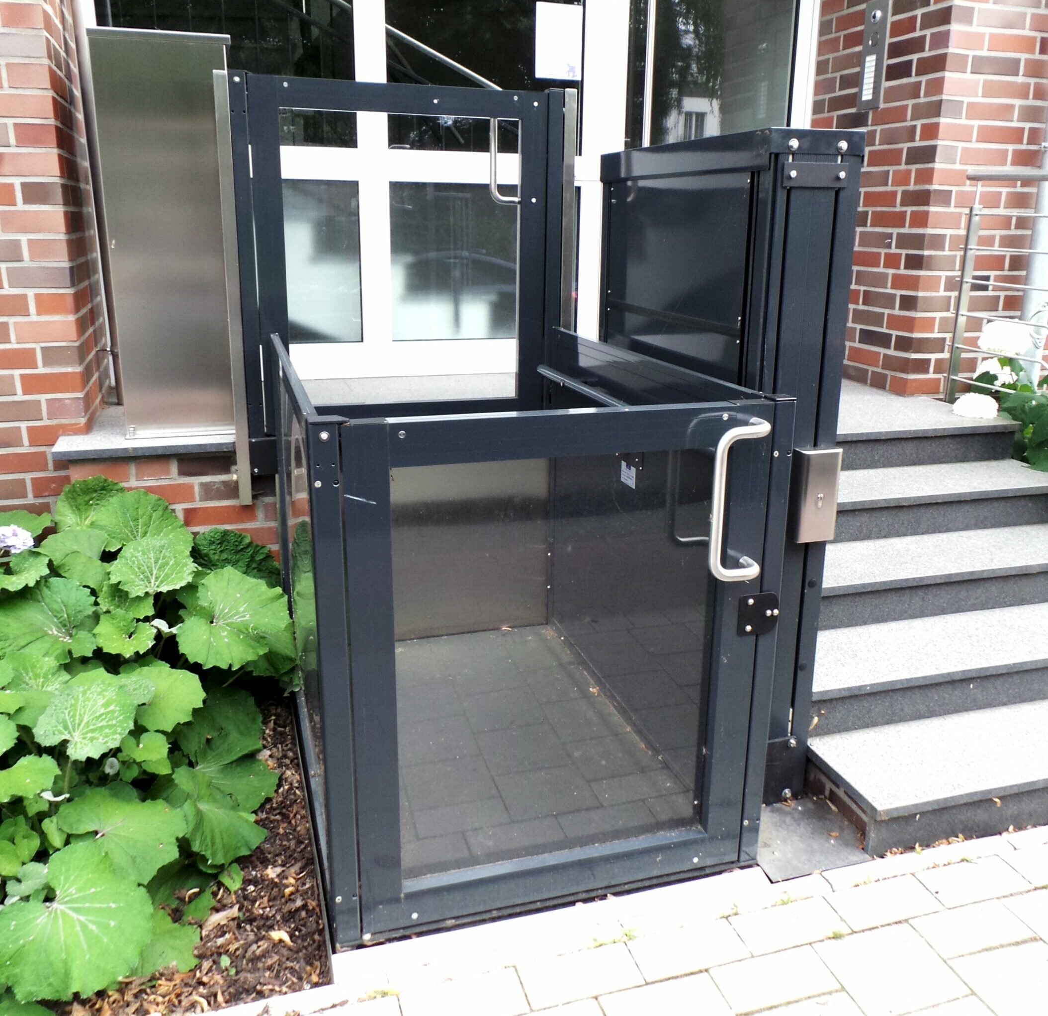 Plateforme élévatrice verticale extérieure, Opal